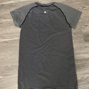 Lululemon swiftly tech short sleeve top